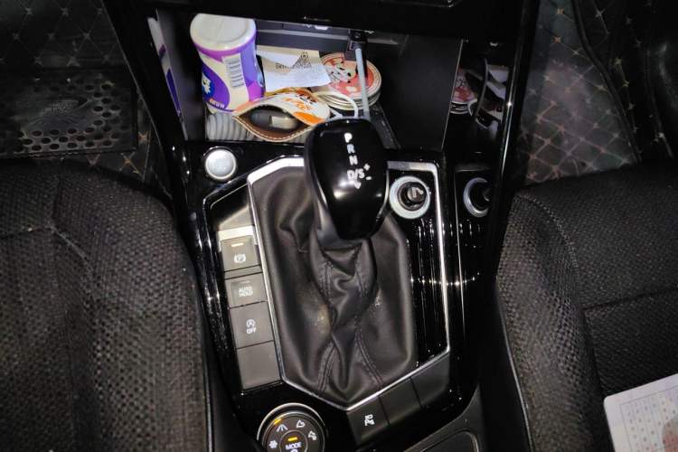 Used Volkswagen Tayron 2020 380TSI Four-Wheel Drive Luxury Connect Pro Edition Gear Lever