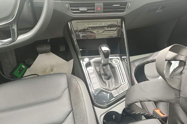 Used Volkswagen Tayron 2020 330TSI Two-Wheel Drive Luxury Smart Connectivity Version Gear Lever