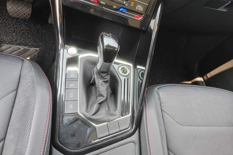 Used Volkswagen Tayron 2020 330TSI Two-Wheel Drive Luxury Smart Connectivity Version Gear Lever
