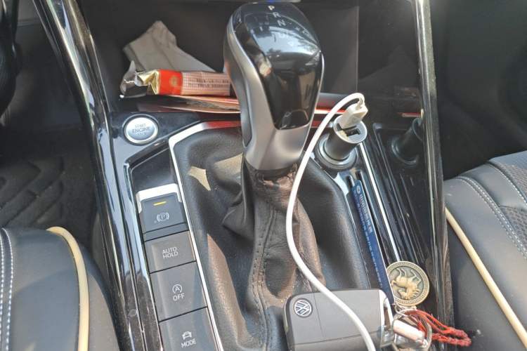 Used Volkswagen Tayron 2020 280TSI Two-Wheel Drive Luxury Connect Edition Gear Lever