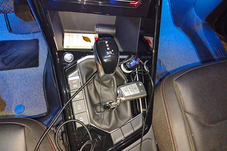 Used Volkswagen Tayron 2020 280TSI Two-Wheel Drive Luxury Connect Edition Gear Lever