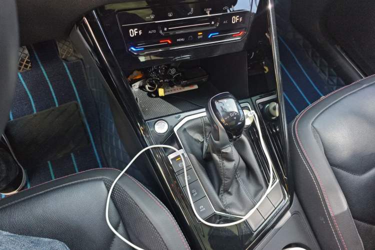 Used Volkswagen Tayron 2020 330TSI Two-Wheel Drive Luxury Smart Connectivity Version Gear Lever