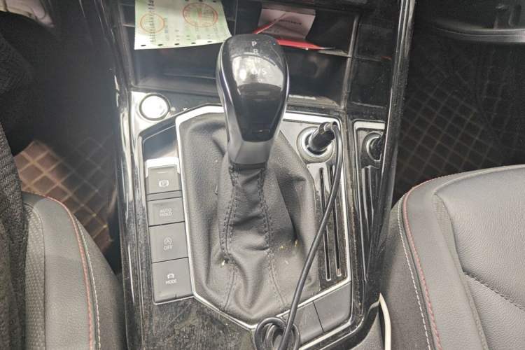 Used Volkswagen Tayron 2020 330TSI Two-Wheel Drive Luxury Smart Connectivity Version Gear Lever