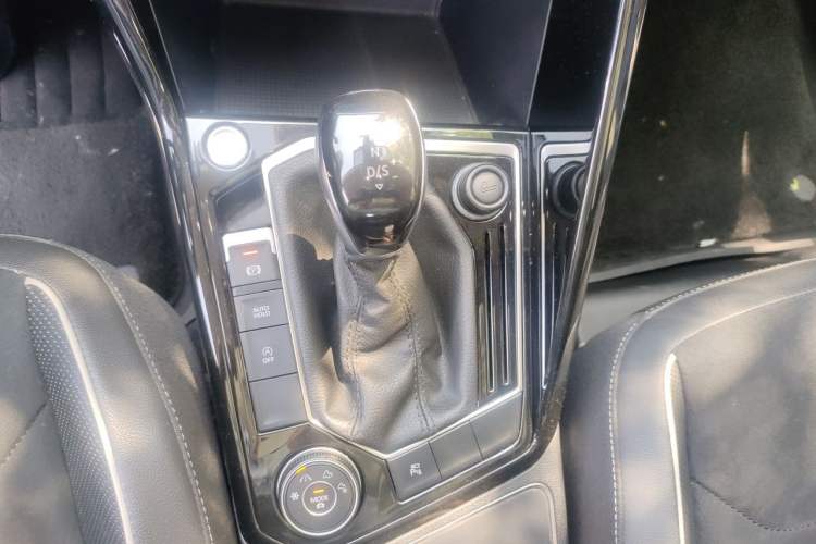 Used Volkswagen Tayron 2020 380TSI Four-Wheel Drive Luxury Connect Pro Edition Gear Lever