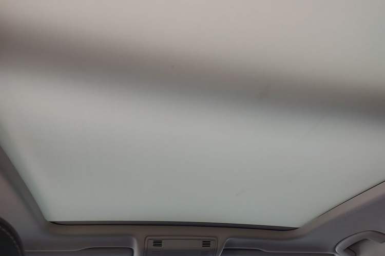 Used Volkswagen Tayron 2020 330TSI Two-Wheel Drive Luxury Smart Connectivity Version Headliner