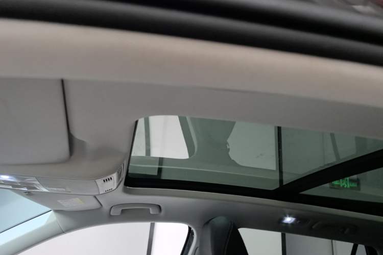 Used Volkswagen Tayron 2020 330TSI Two-Wheel Drive Luxury Smart Connectivity Version Headliner