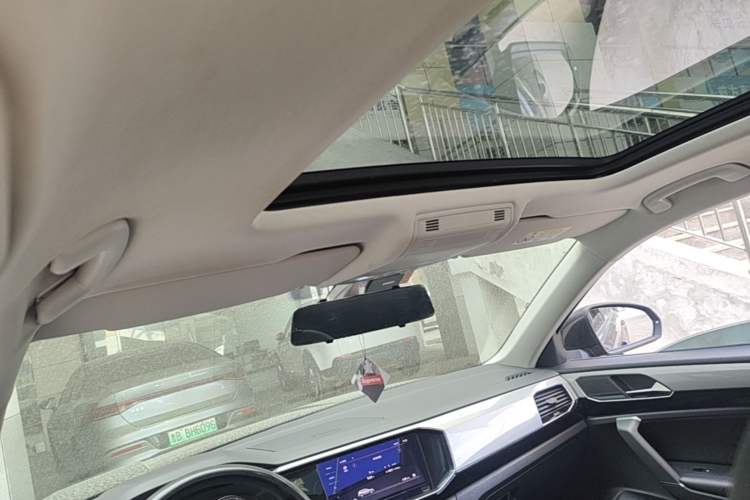 Used Volkswagen Tayron 2020 330TSI Two-Wheel Drive Luxury Smart Connectivity Version Headliner