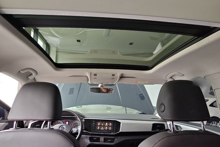 Used Volkswagen Tayron 2020 330TSI Two-Wheel Drive Luxury Smart Connectivity Version Headliner