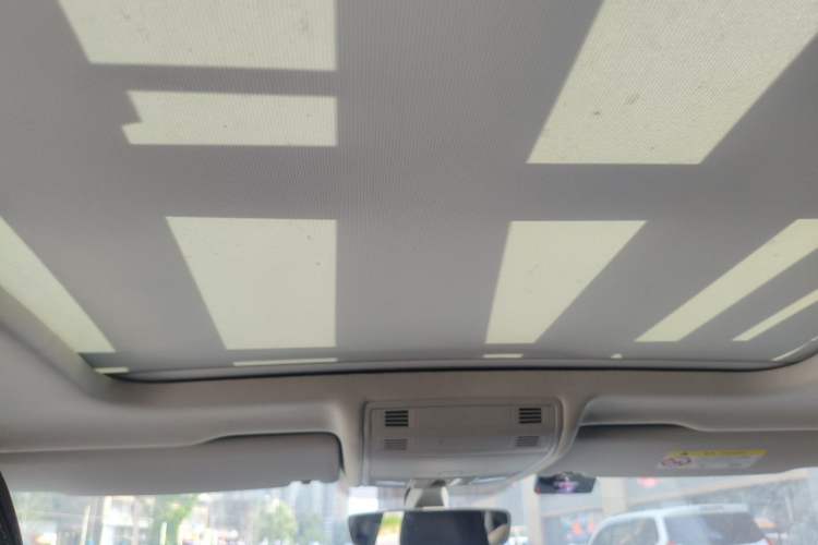 Used Volkswagen Tayron 2020 330TSI Two-Wheel Drive Luxury Smart Connectivity Version Headliner