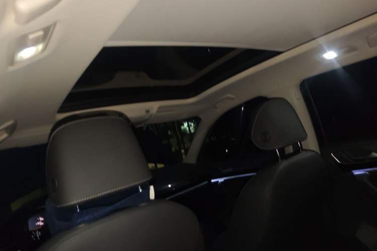 Used Volkswagen Tayron 2020 330TSI Two-Wheel Drive Luxury Connected Pro Edition Headliner