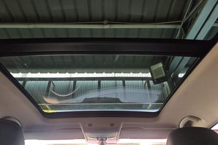 Used Volkswagen Tayron 2020 330TSI Two-Wheel Drive Luxury Smart Connectivity Version Headliner