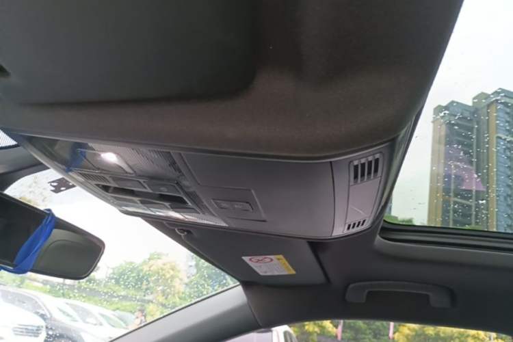 Used Volkswagen Tayron 2020 380TSI All-Wheel Drive R-Line Connected Version Headliner