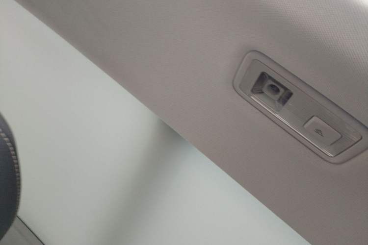 Used Volkswagen Tayron 2020 330TSI Two-Wheel Drive Luxury Connected Pro Edition Headliner