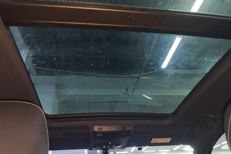 Used Volkswagen Tayron 2020 380TSI All-Wheel Drive R-Line Connected Version Headliner