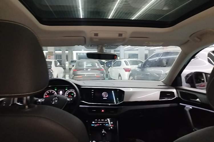 Used Volkswagen Tayron 2020 330TSI Two-Wheel Drive Luxury Smart Connectivity Version Headliner
