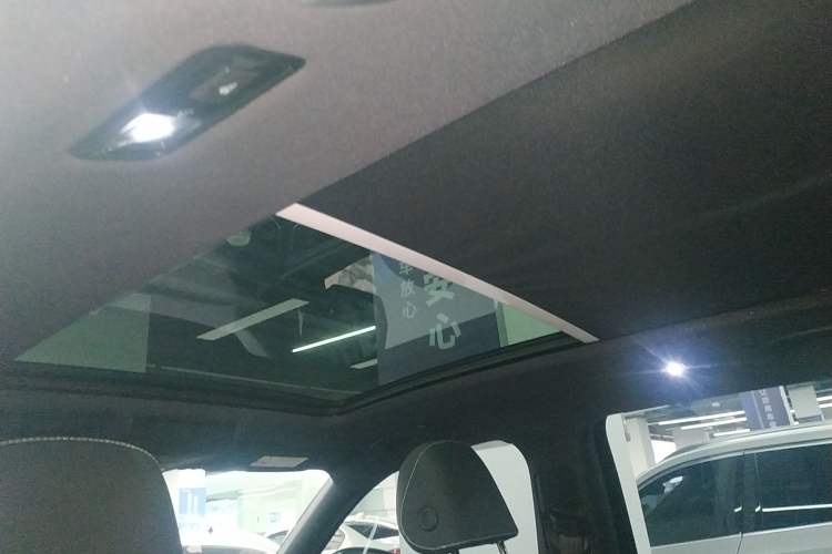 Used Volkswagen Tayron 2020 380TSI All-Wheel Drive R-Line Connected Version Headliner