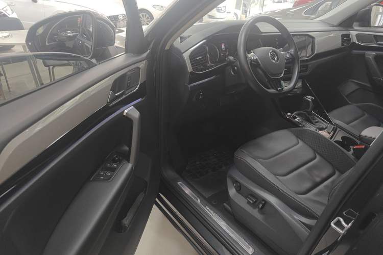Used Volkswagen Tayron 2020 330TSI Two-Wheel Drive Luxury Smart Connectivity Version Interior 1