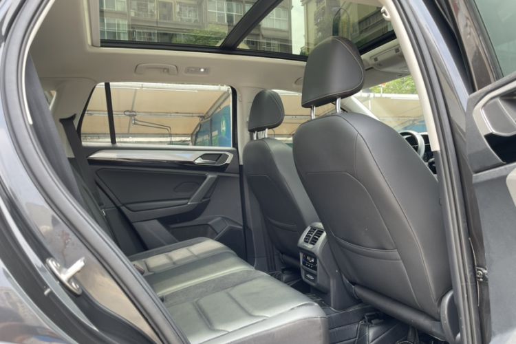 Used Volkswagen Tayron 2020 330TSI Two-Wheel Drive Luxury Smart Connectivity Version Interior 2