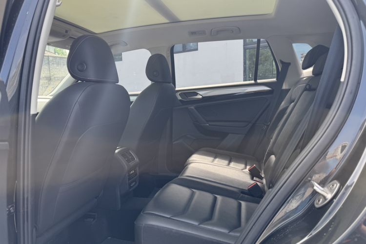Used Volkswagen Tayron 2020 330TSI Two-Wheel Drive Luxury Smart Connectivity Version Interior 2