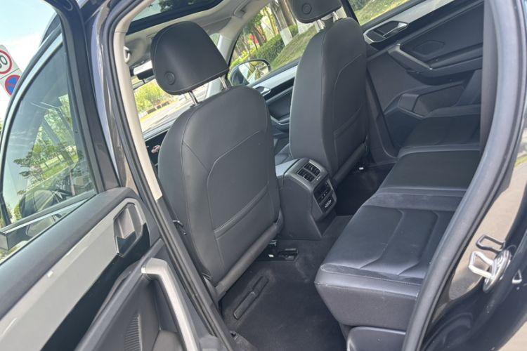 Used Volkswagen Tayron 2020 330TSI Two-Wheel Drive Luxury Smart Connectivity Version Interior 3