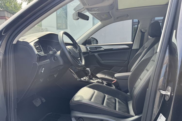 Used Volkswagen Tayron 2020 330TSI Two-Wheel Drive Luxury Smart Connectivity Version Interior 3