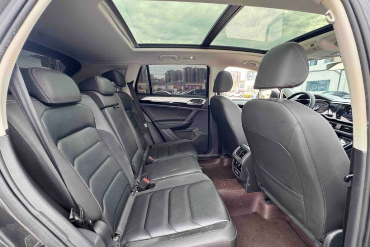 Used Volkswagen Tayron 2020 330TSI Two-Wheel Drive Luxury Smart Connectivity Version Interior 4