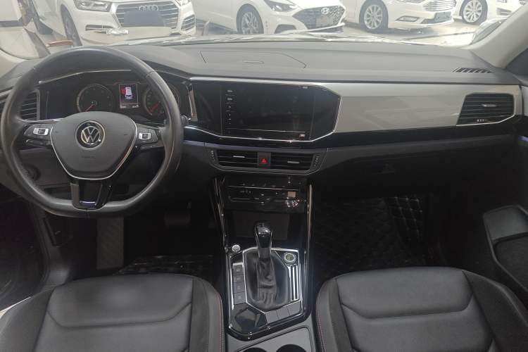 Used Volkswagen Tayron 2020 330TSI Two-Wheel Drive Luxury Smart Connectivity Version Interior 4