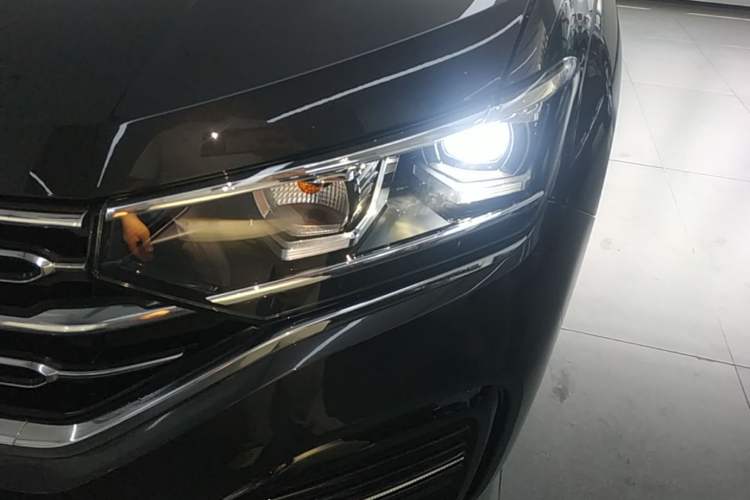 Used Volkswagen Tayron 2020 380TSI All-Wheel Drive R-Line Connected Version Left Front Headlight