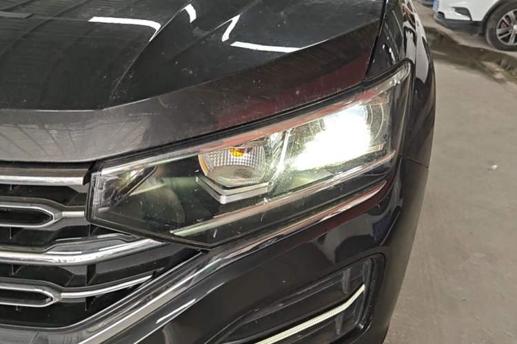 Used Volkswagen Tayron 2020 330TSI Two-Wheel Drive Luxury Smart Connectivity Version Left Front Headlight