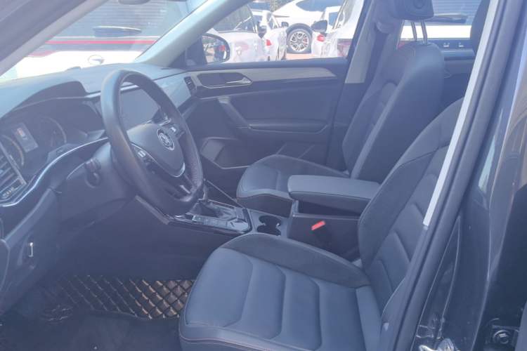 Used Volkswagen Tayron 2020 330TSI Two-Wheel Drive Luxury Smart Connectivity Version Left Front Seat