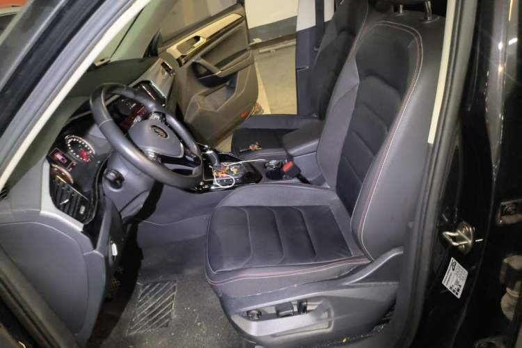 Used Volkswagen Tayron 2020 330TSI Two-Wheel Drive Luxury Smart Connectivity Version Left Front Seat