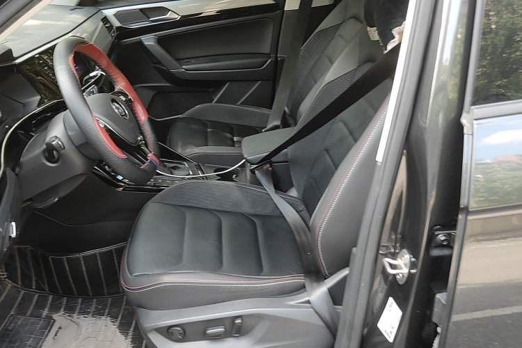 Used Volkswagen Tayron 2020 280TSI Two-Wheel Drive Luxury Connect Edition Left Front Seat