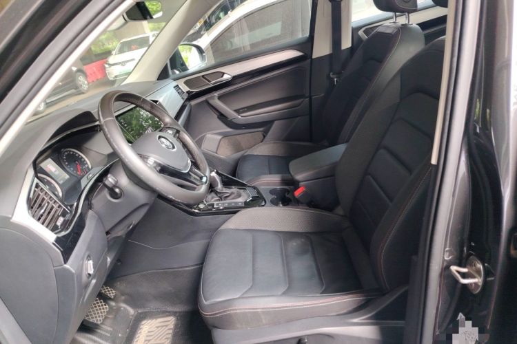 Used Volkswagen Tayron 2020 330TSI Two-Wheel Drive Luxury Smart Connectivity Version Left Front Seat
