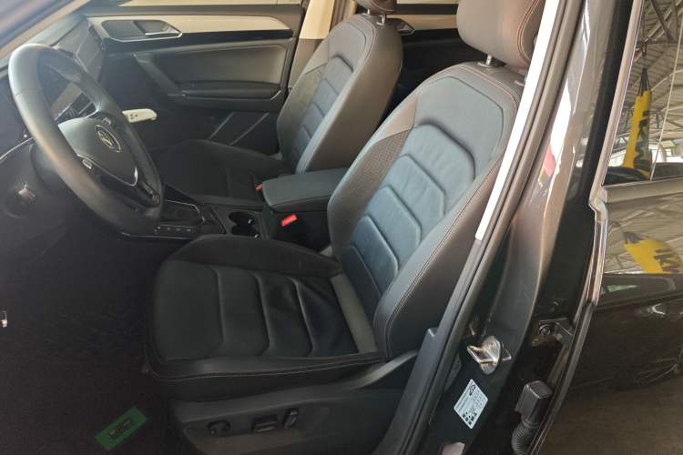 Used Volkswagen Tayron 2020 330TSI Two-Wheel Drive Luxury Smart Connectivity Version Left Front Seat