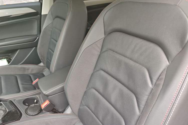 Used Volkswagen Tayron 2020 330TSI Two-Wheel Drive Luxury Smart Connectivity Version Left Front Seat
