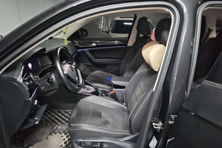 Used Volkswagen Tayron 2020 330TSI Two-Wheel Drive Luxury Connected Pro Edition Left Front Seat