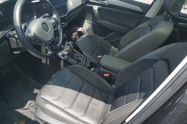 Used Volkswagen Tayron 2020 330TSI Two-Wheel Drive Luxury Smart Connectivity Version Left Front Seat