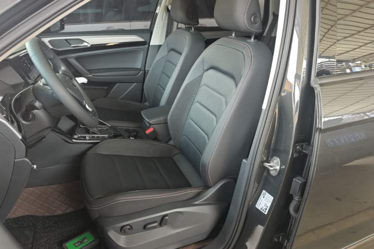Used Volkswagen Tayron 2020 330TSI Two-Wheel Drive Luxury Smart Connectivity Version Left Front Seat