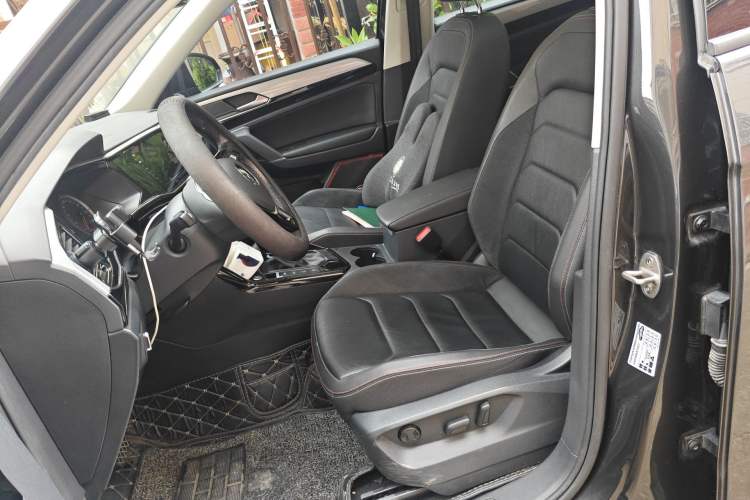 Used Volkswagen Tayron 2020 330TSI Two-Wheel Drive Luxury Smart Connectivity Version Left Front Seat