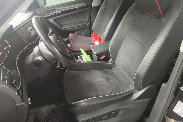 Used Volkswagen Tayron 2020 330TSI Two-Wheel Drive Luxury Connected Pro Edition Left Front Seat