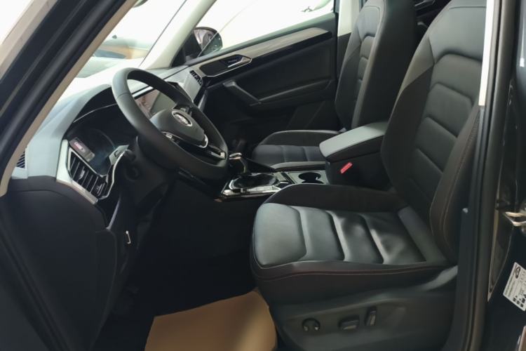 Used Volkswagen Tayron 2020 280TSI Two-Wheel Drive Luxury Connect Edition Left Front Seat