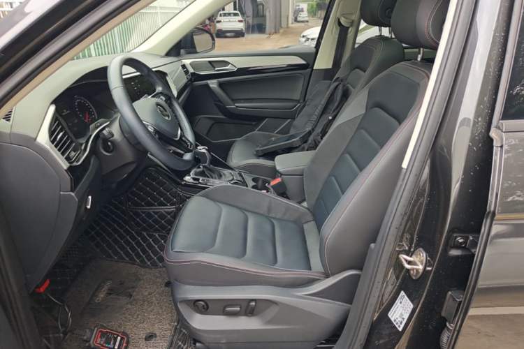 Used Volkswagen Tayron 2020 330TSI Two-Wheel Drive Luxury Smart Connectivity Version Left Front Seat