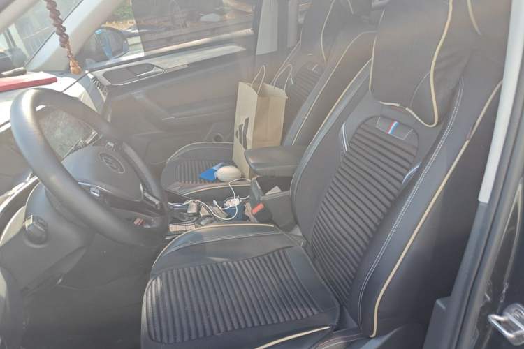 Used Volkswagen Tayron 2020 280TSI Two-Wheel Drive Luxury Connect Edition Left Front Seat