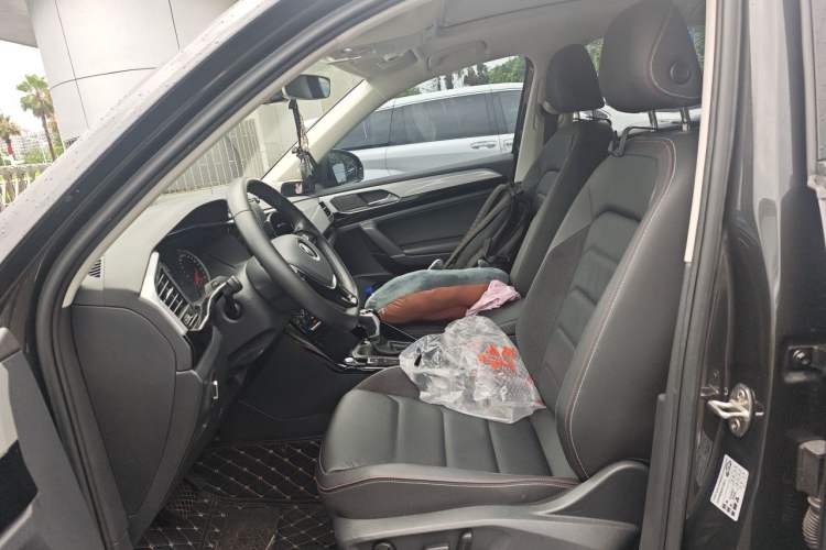 Used Volkswagen Tayron 2020 330TSI Two-Wheel Drive Luxury Smart Connectivity Version Left Front Seat