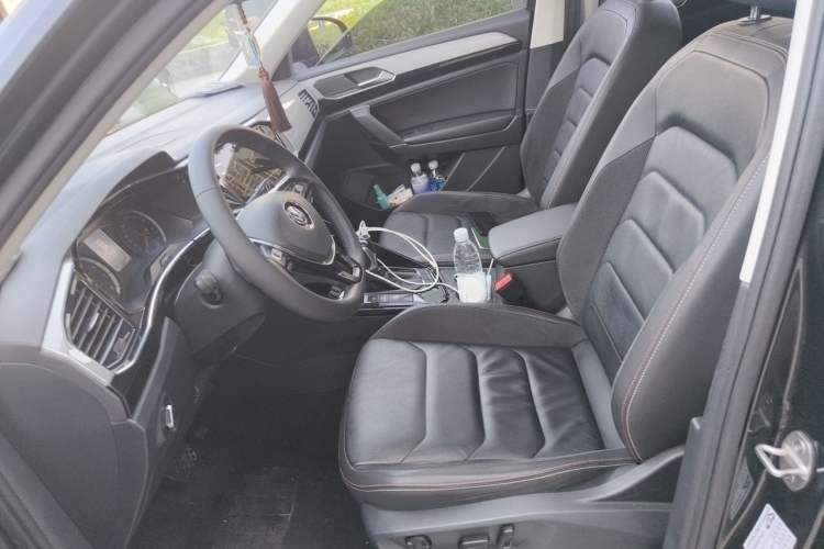 Used Volkswagen Tayron 2020 330TSI Two-Wheel Drive Luxury Smart Connectivity Version Left Front Seat
