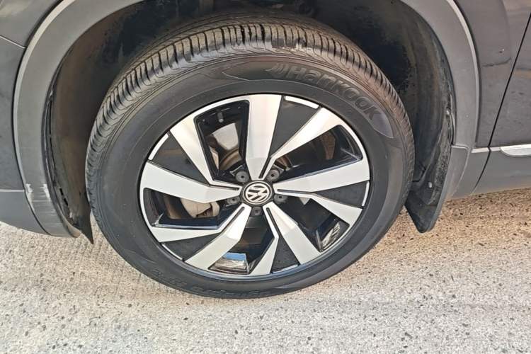 Used Volkswagen Tayron 2020 330TSI Two-Wheel Drive Luxury Smart Connectivity Version Left Front Wheel Hub