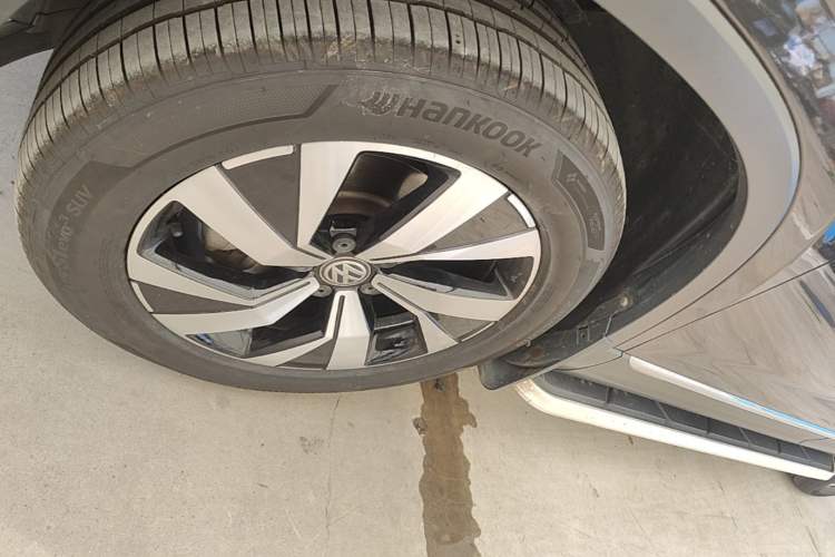 Used Volkswagen Tayron 2020 330TSI Two-Wheel Drive Luxury Smart Connectivity Version Left Front Wheel Hub