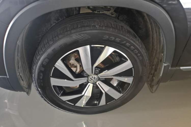 Used Volkswagen Tayron 2020 330TSI Two-Wheel Drive Luxury Smart Connectivity Version Left Front Wheel Hub