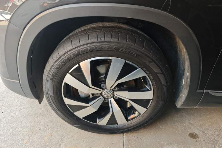 Used Volkswagen Tayron 2020 330TSI Two-Wheel Drive Luxury Smart Connectivity Version Left Front Wheel Hub