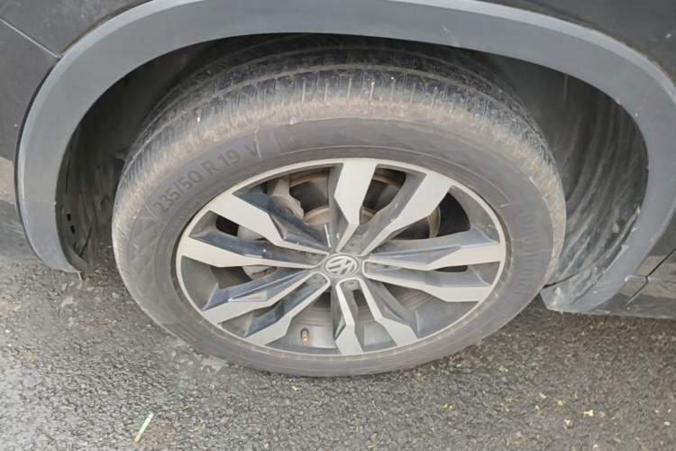 Used Volkswagen Tayron 2020 380TSI All-Wheel Drive R-Line Connected Version Left Front Wheel Hub